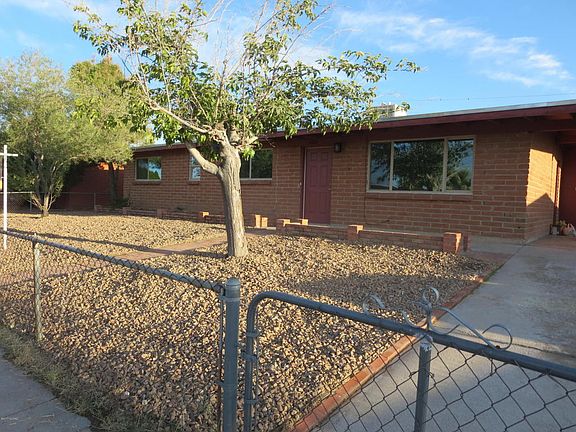 2nd image of 4008 E Frankfort Sv