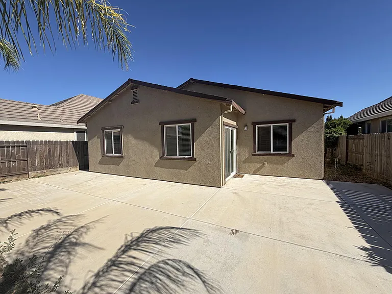 559 Tolman Way — Photo 10