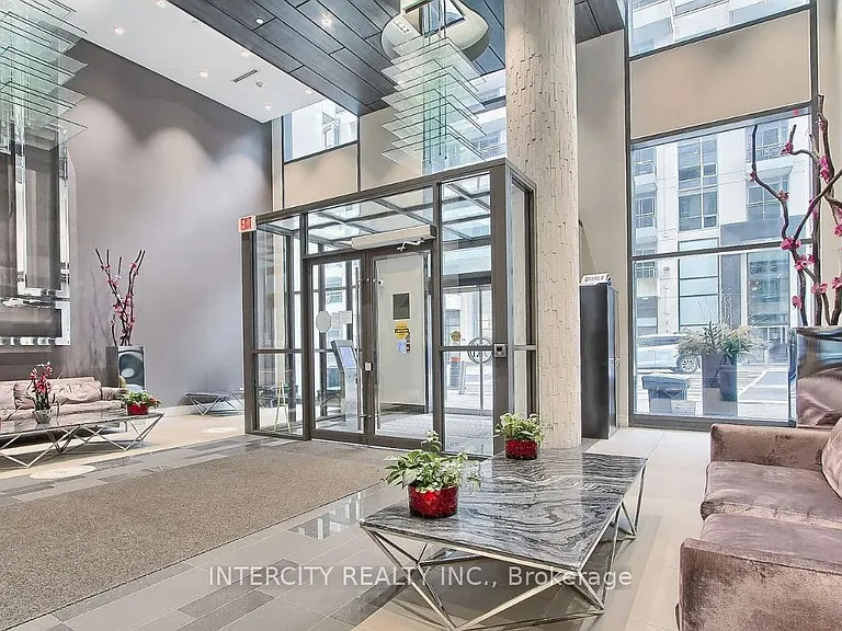 9201 Yonge St #1602 — Photo 21