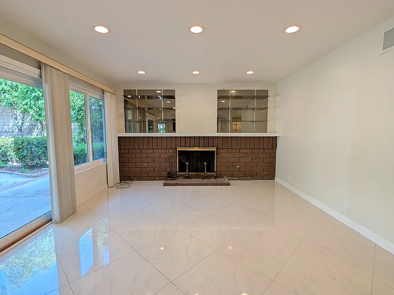705 Lone Eagle Rd — Photo 11