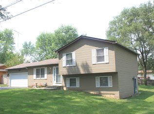 202 Dannell Pl, Spring Grove, IL 60081