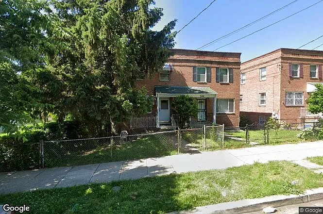 2252 S St SE photo 1