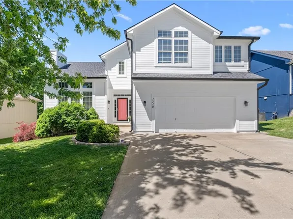 1114 Crimson Ln, Liberty, MO 64068