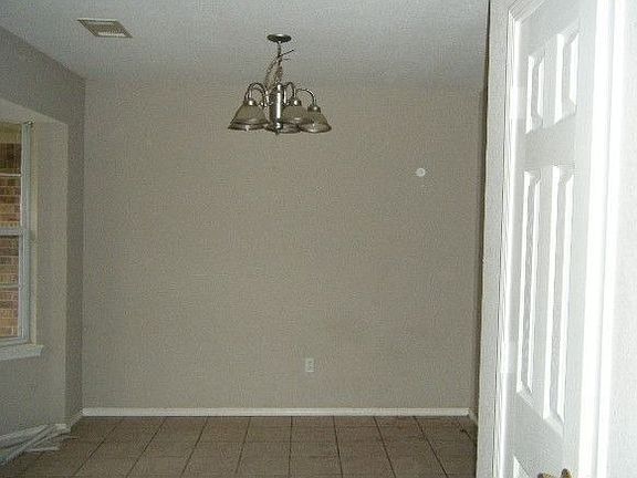 4th image of 2083 Green Meadow Dr