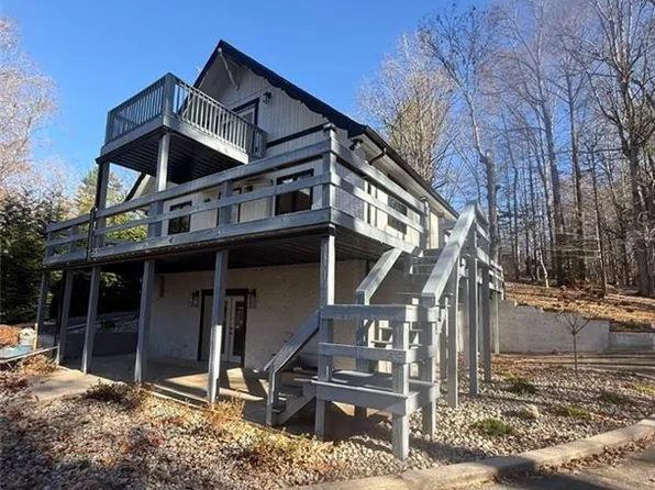 231 W Shore Dr, Wilkesboro, NC 28697