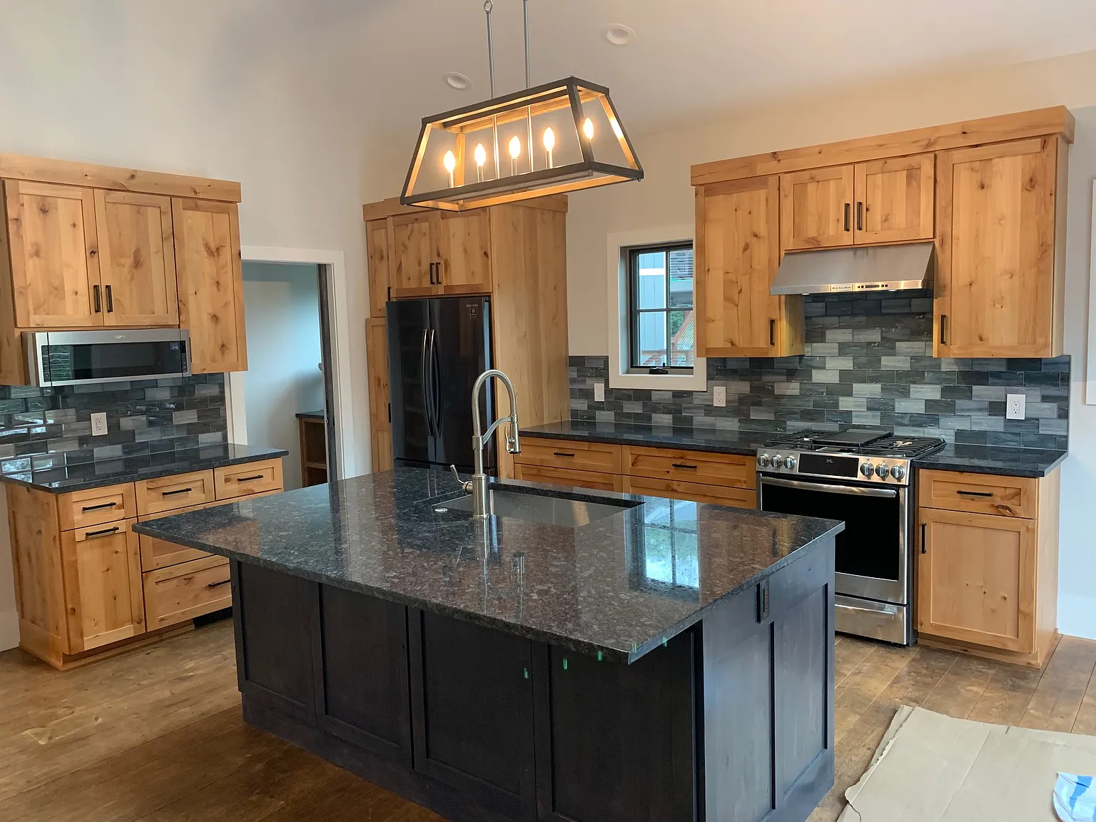 125 Bayshore Dr — Photo 4