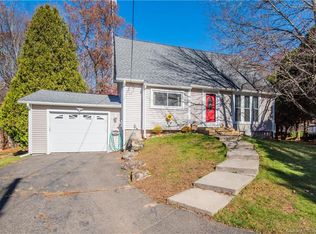35 Simsberry Rd, Naugatuck, CT 06770