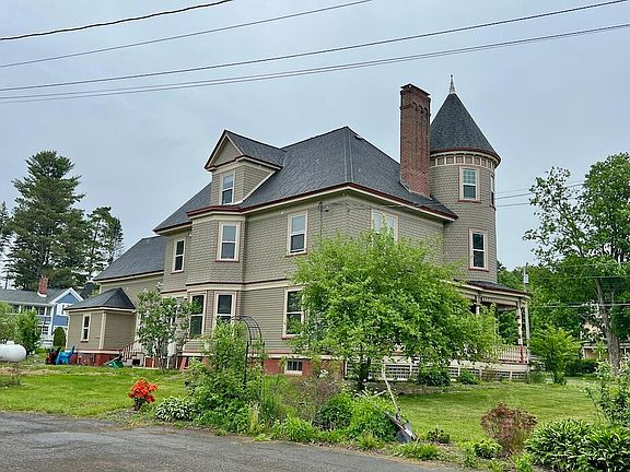 5th image of 32 Pleasant Street
