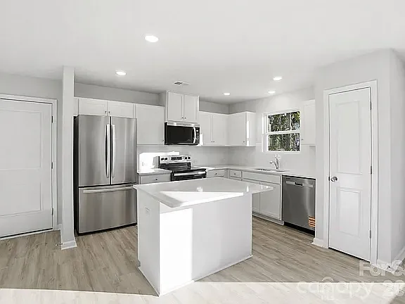 1009 Suncrest Ave — Photo 5