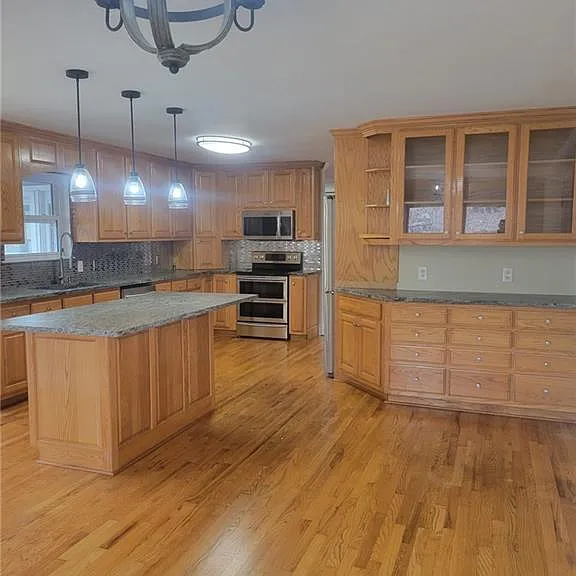 3370 Westbrook Rd — Photo 18