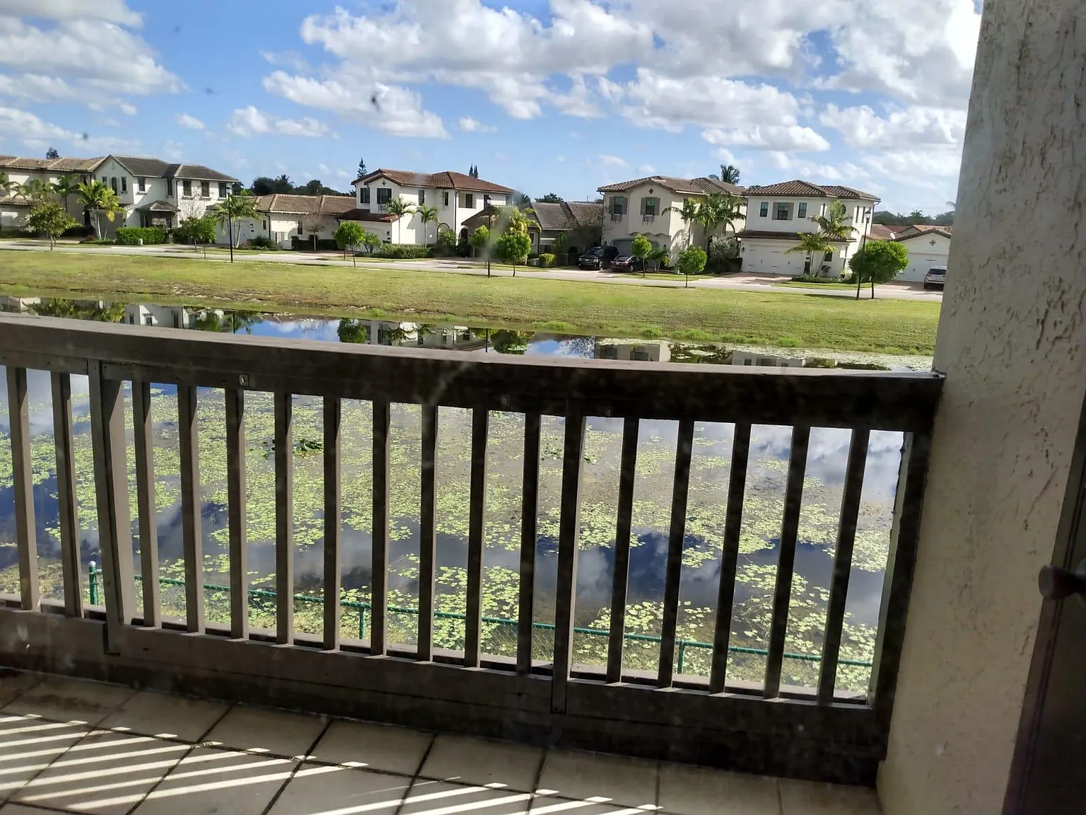 2 bed, 978 sqft, $2,300 — Photo 2