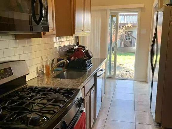 3rd image of 86 Barbarie Ave