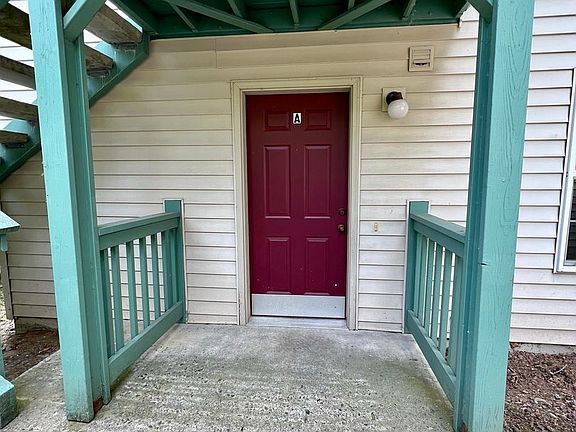 4th image of 1399 Bradley Ln APT D