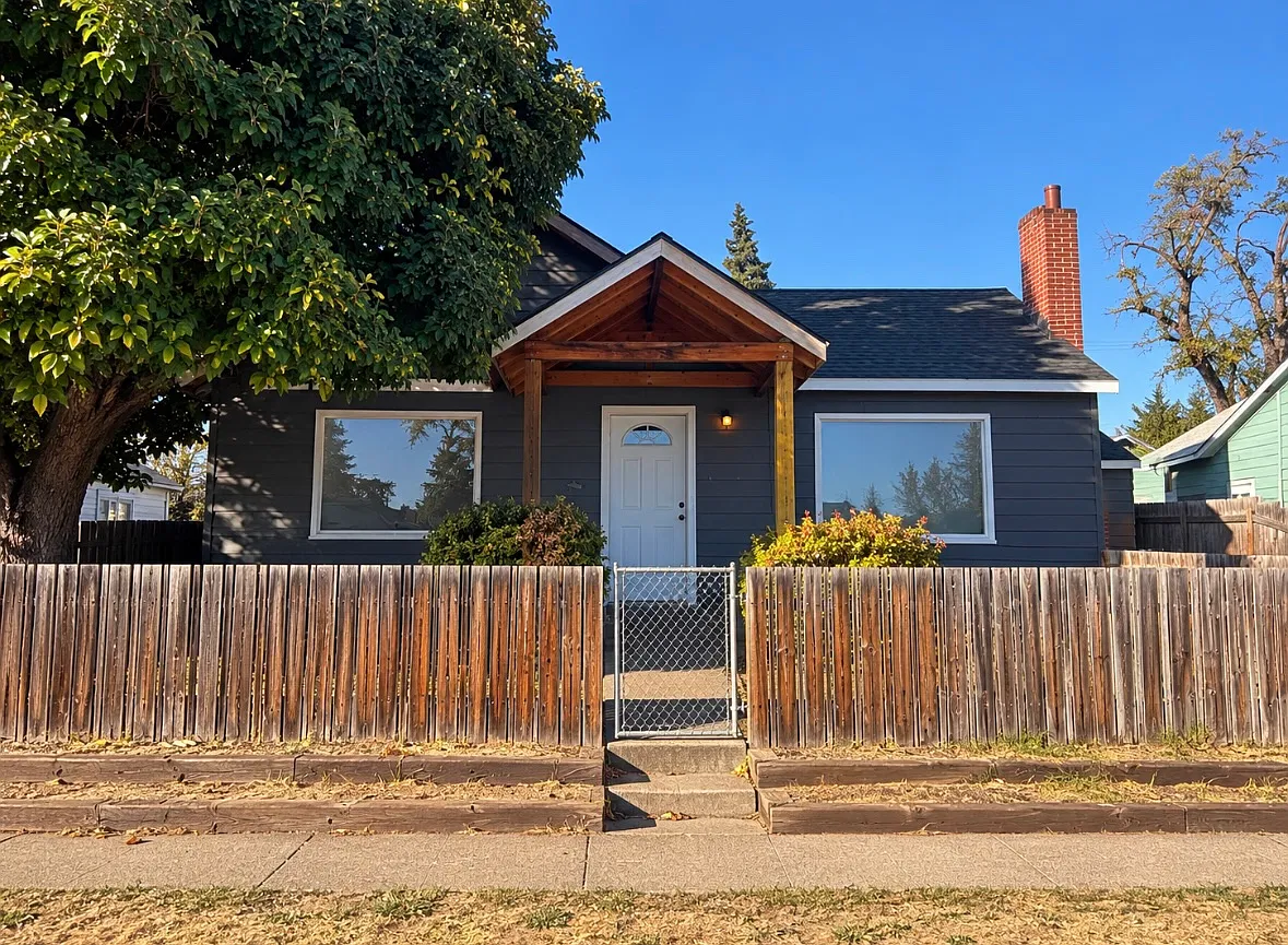E Main St, Goldendale — Photo 1