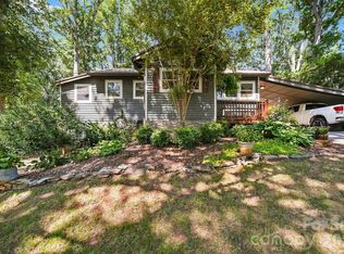 1068 5th Avenue Ct NW, Hickory, NC 28601