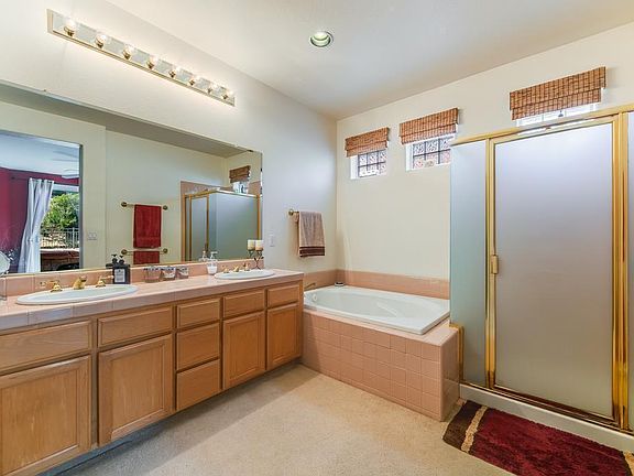 3rd image of 5921 Pistoia Way