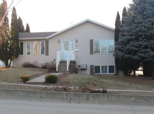 337 N Gill St, Monticello, IA 52310