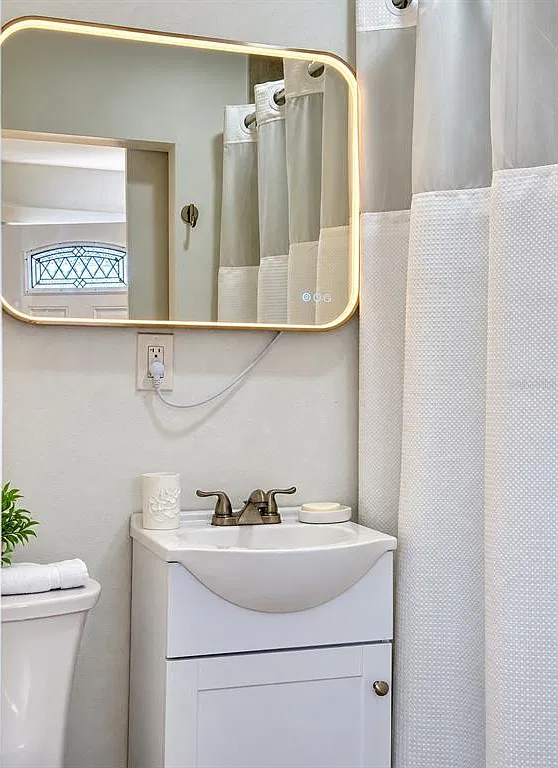 1 bed, 1.0 bath, 231 sqft, $1,200 — Photo 3