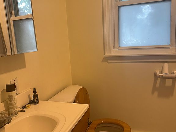 5th image of 173 W 2nd St #3