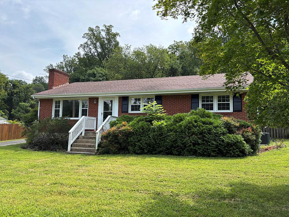 1st image of 833 Clearwater Ave