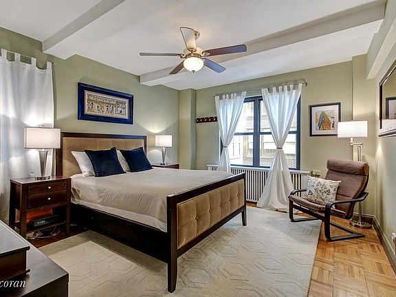 4th image of 45 W 54th St #9A