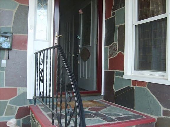 2nd image of 9 Pearl St