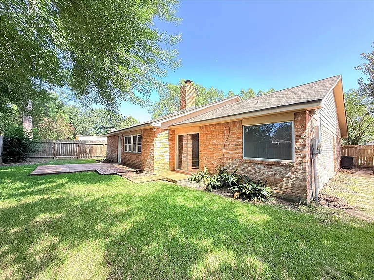 16439 Hickory Knoll Dr — Photo 18