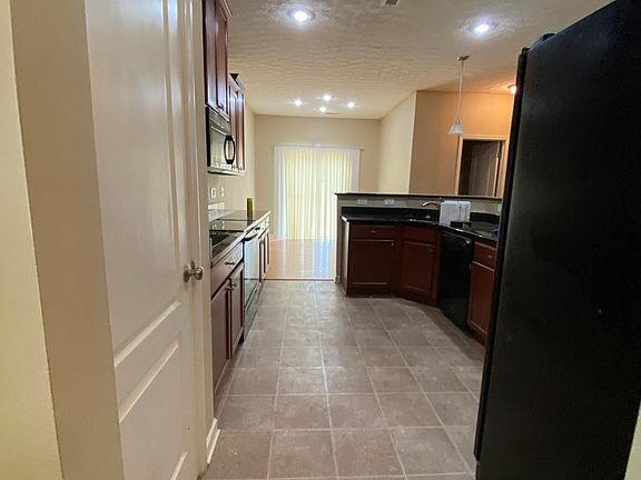 Entry from dining room to kitchen