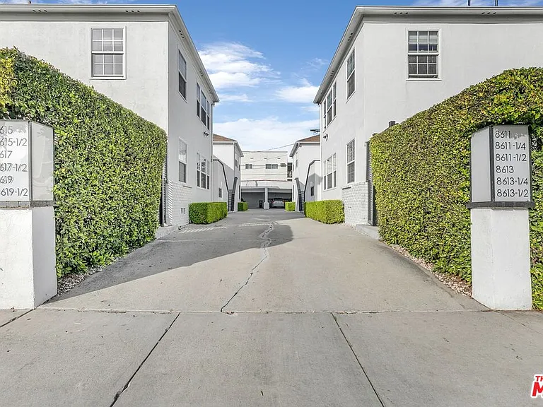 8613 1/4 W Olympic Blvd — Photo 16