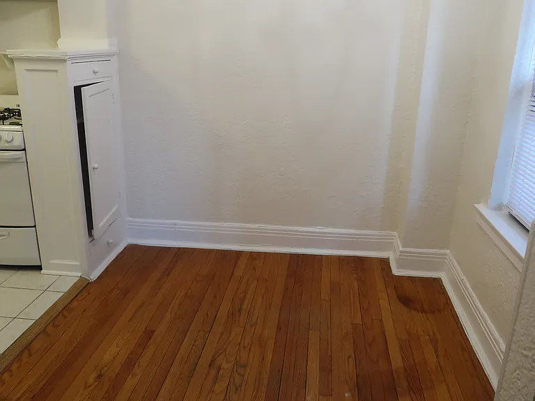 731 W Junior Ter #3 — Photo 5