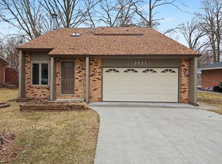 2021 Crescent Dr, Bay City, MI 48706