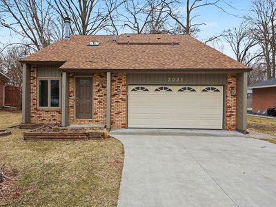 2021 Crescent Dr, Bay City, MI, 48706