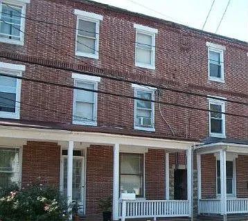 318 E North St photo 1