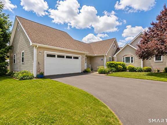 2nd image of 33 Joanne Drive #33