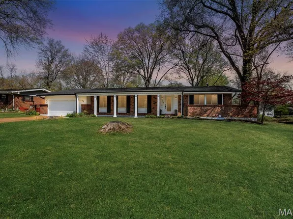 1525 Bayonne Dr, Saint Louis, MO 63138