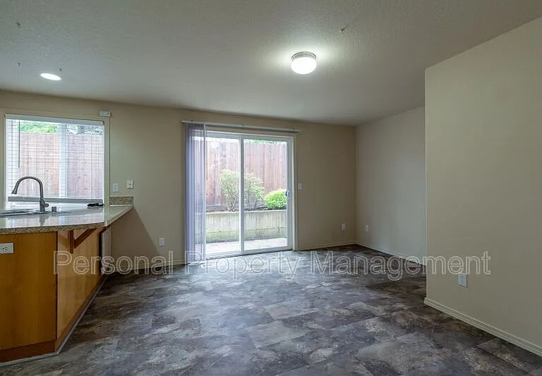 7905 NE 64th St — Photo 6