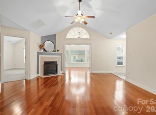 5518 Prosperity View Dr, Charlotte, NC 28269