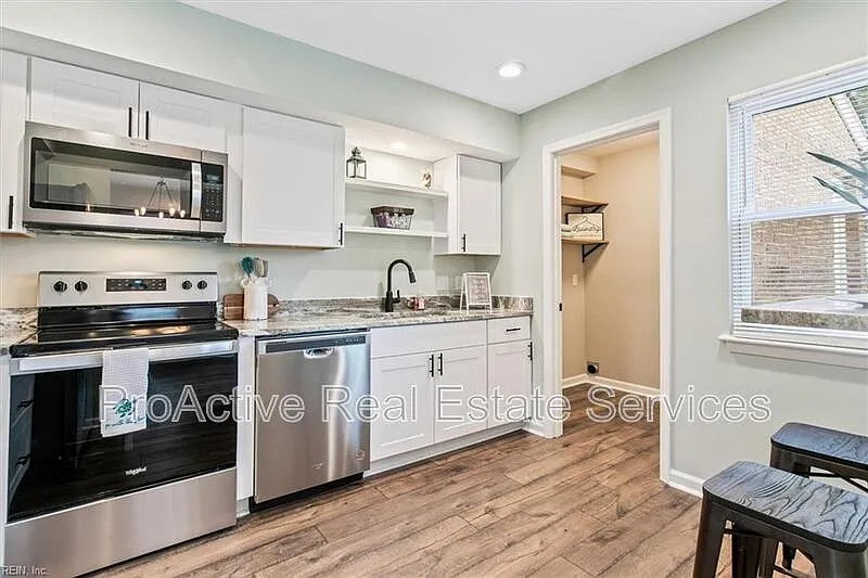 3 bed, 2.5 bath, 1512 sqft, $2,150 — Photo 4