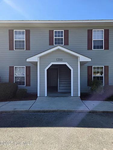 1300 Hammock Ln #1 Photo 1