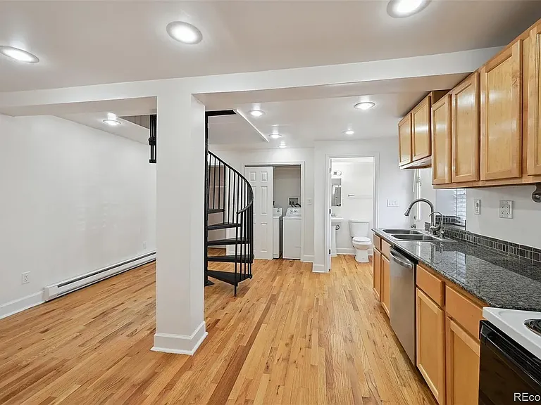 253 N Lincoln St #3 — Photo 2