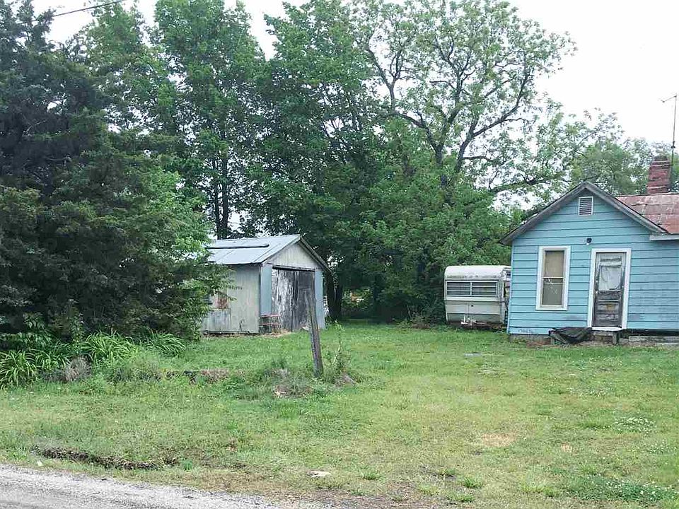 2nd image of 1116 N Oak St