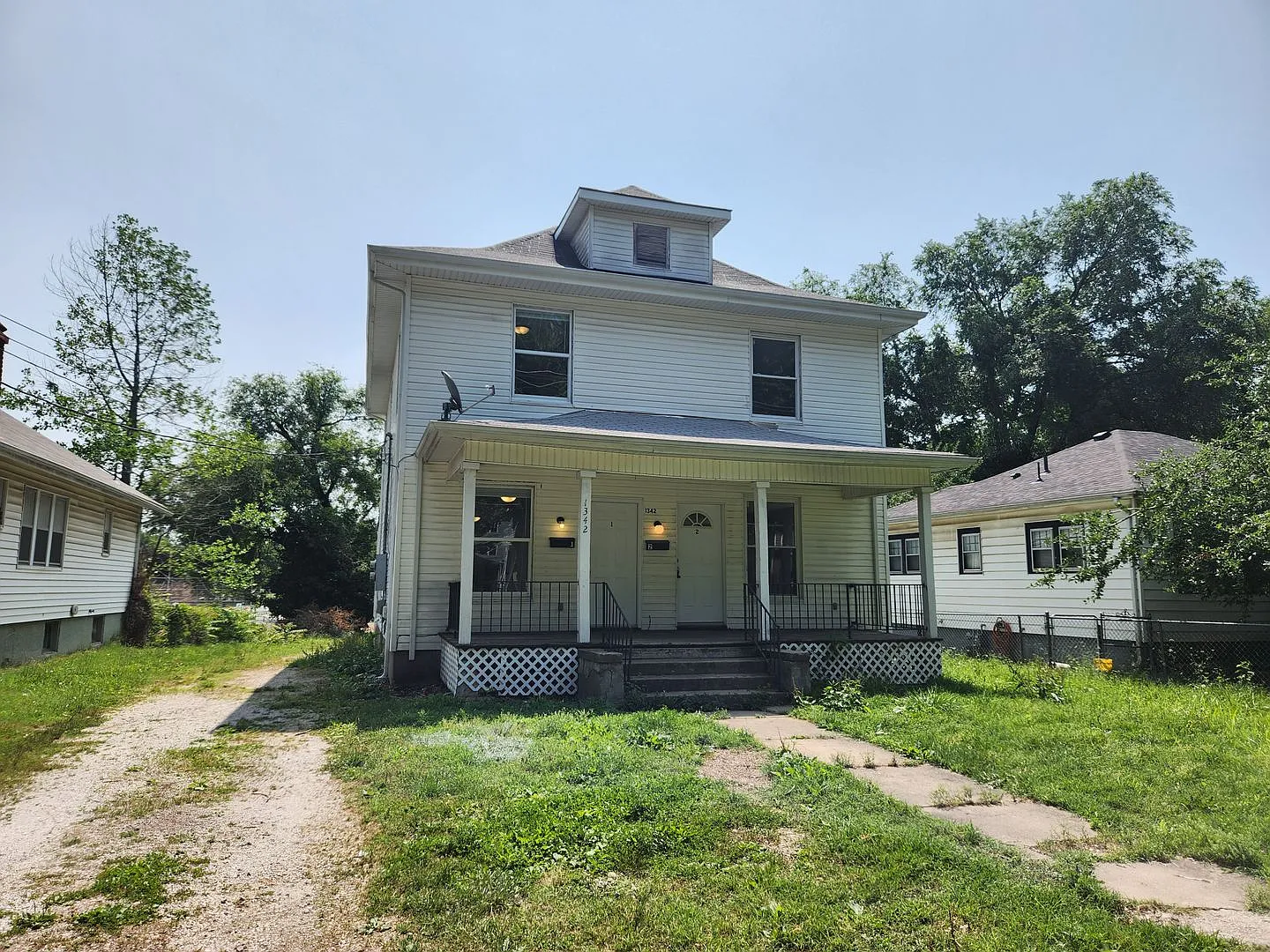 Spacious 3-Bedroom, 1-Bathroom Home Available Now!! — Photo 2