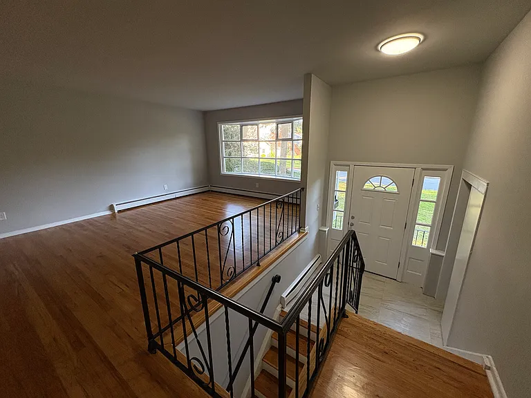 261 Elizabeth Ave — Photo 3