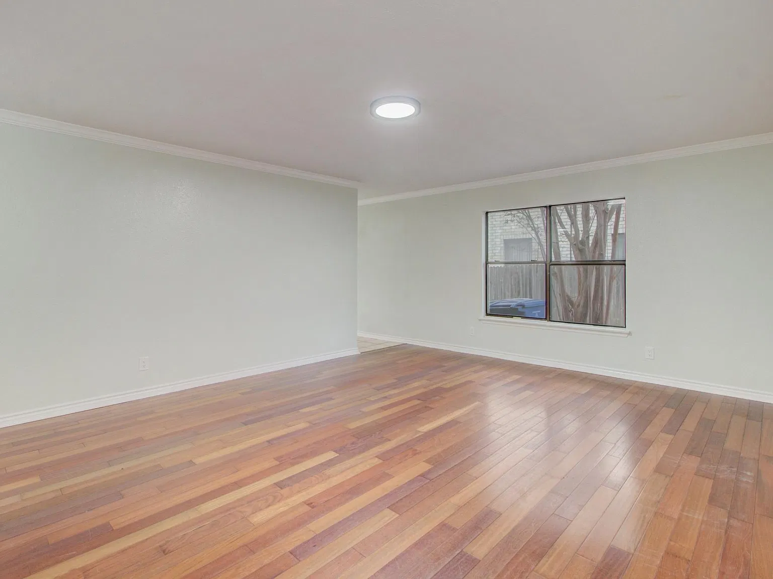 3 bed, 1644 sqft, $1,900 — Photo 2