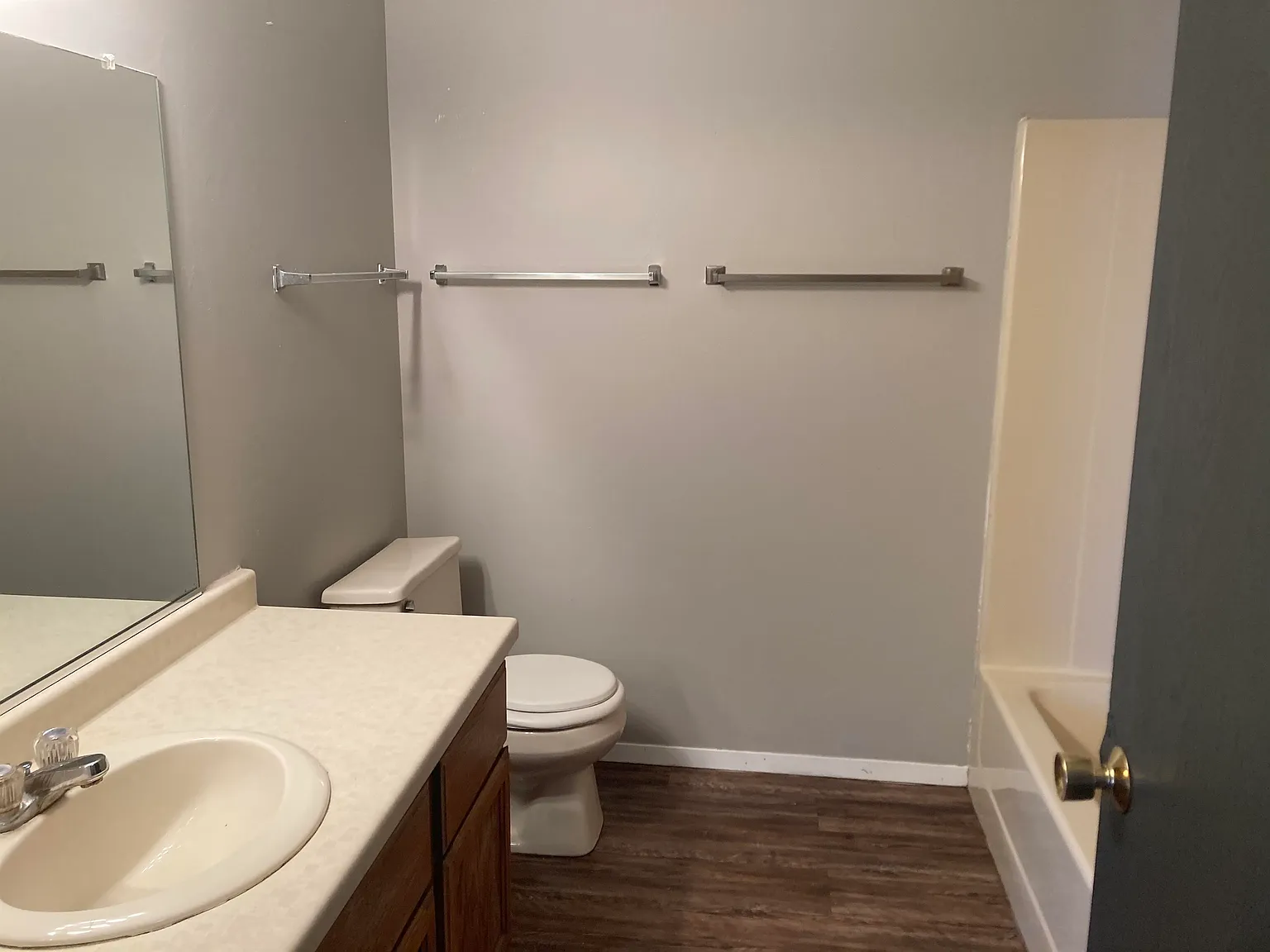 410 Harlon — Photo 4