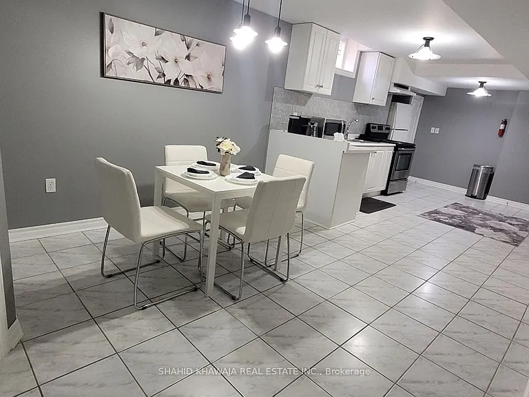 108 Camomile St #BASEMENT — Photo 6