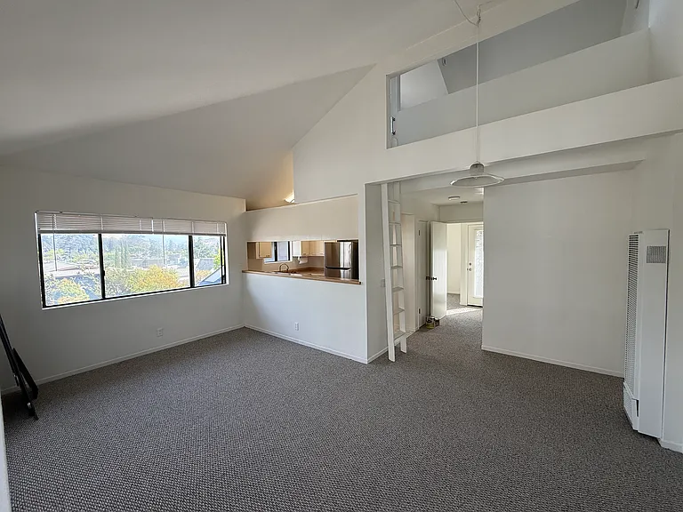 1334 Palm St #10 — Photo 3