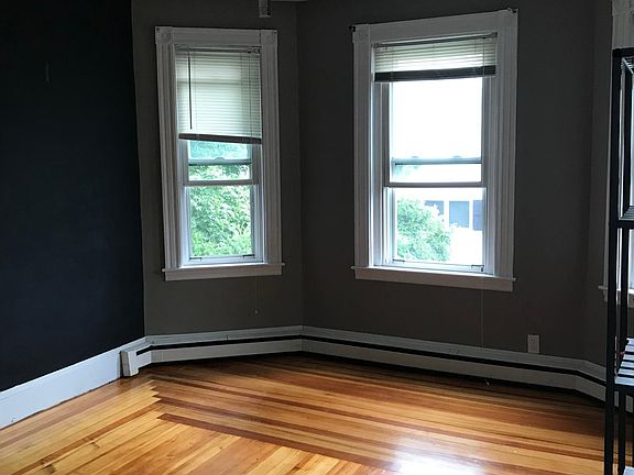 5th image of 73 Albertina St #2