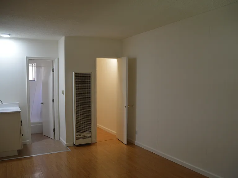1835 Purdue Ave #8A — Photo 3