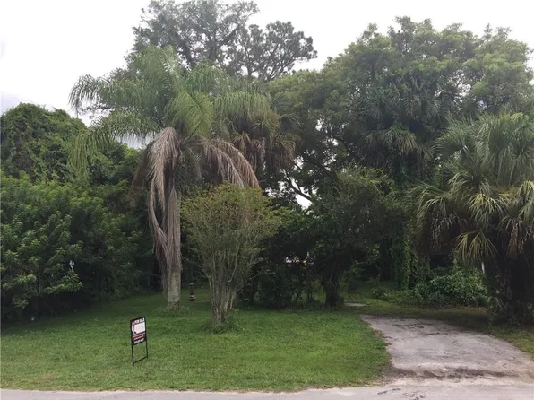 5206 Mallett Dr, Port Richey, FL 34668